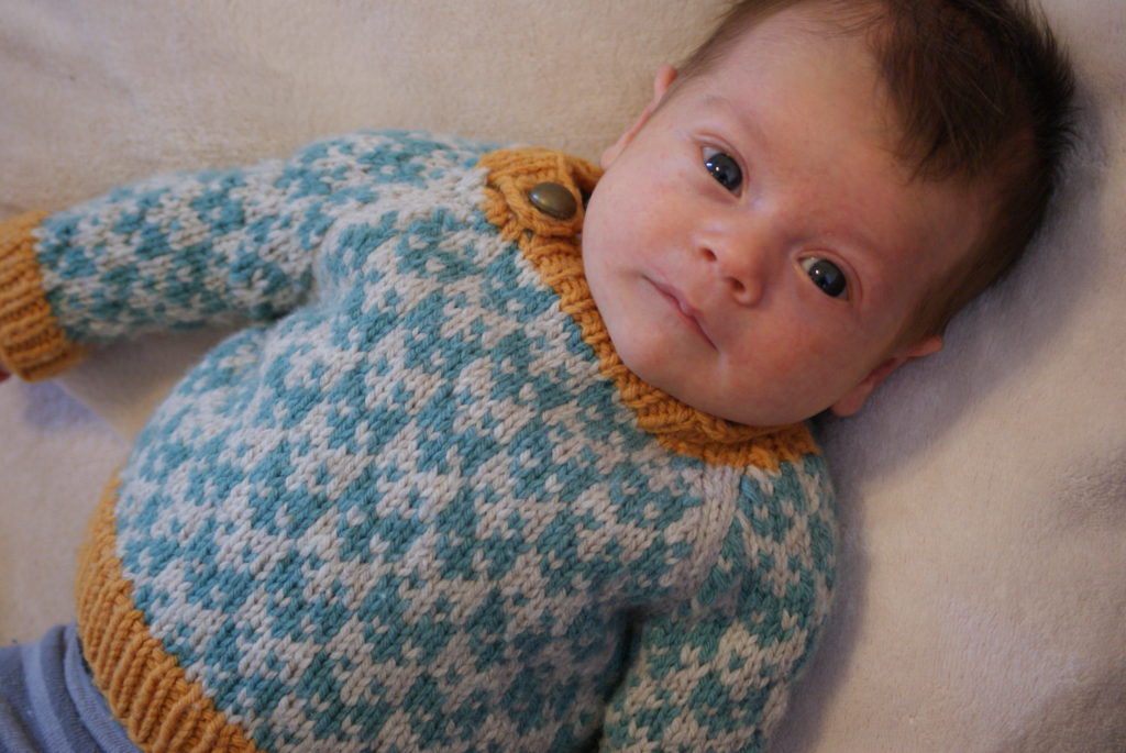Chandail tricoté pour bébé avec motif de renard